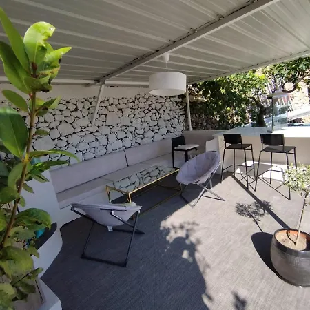 Flat In Villa, Pool & Fitness, Monaco, Bnbrickeys Apartment