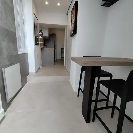 Apartment Flat In Villa, Pool & Fitness, Monaco, Bnbrickeys *