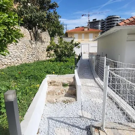 Apartment Flat In Villa, Pool & Fitness, Monaco, Bnbrickeys *