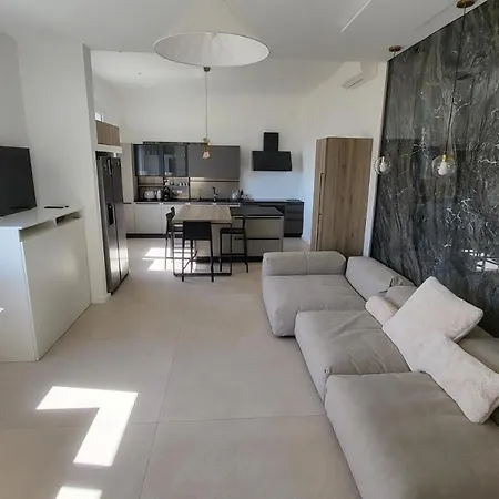Apartment Flat In Villa, Pool & Fitness, Monaco, Bnbrickeys Monte Carlo