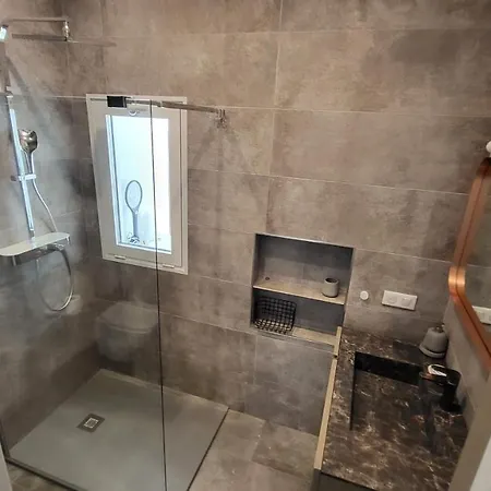 Flat In Villa, Pool & Fitness, Monaco, Bnbrickeys *