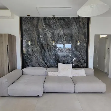 Flat In Villa, Pool & Fitness, Monaco, Bnbrickeys