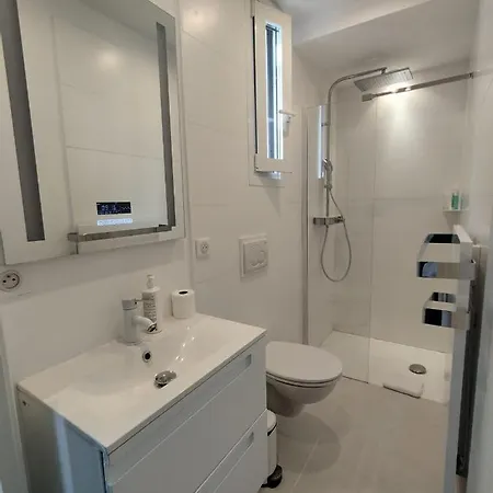 Flat In Villa, Pool & Fitness, Monaco, Bnbrickeys Apartment